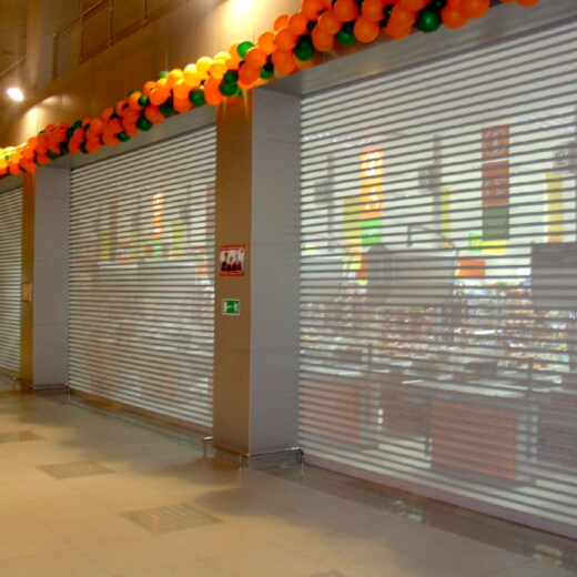 Алюминиевые жалюзи для витрин